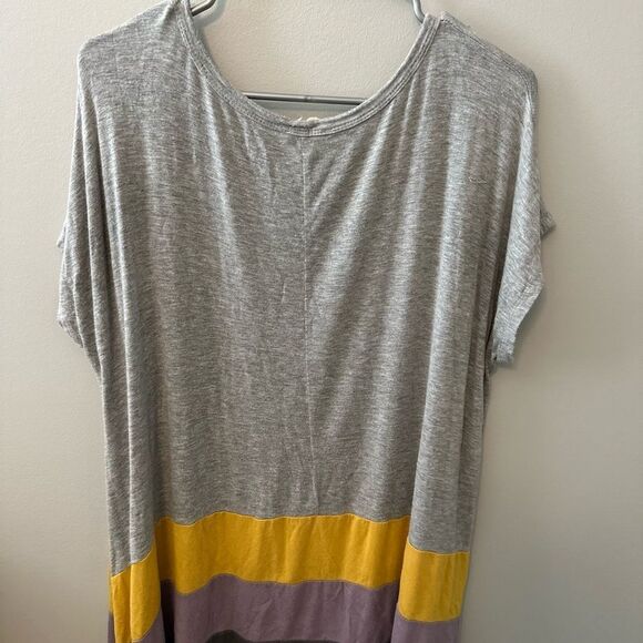 Oversized medium Gray, Purple, and Yellow Women's Top - Picture 2 of 8